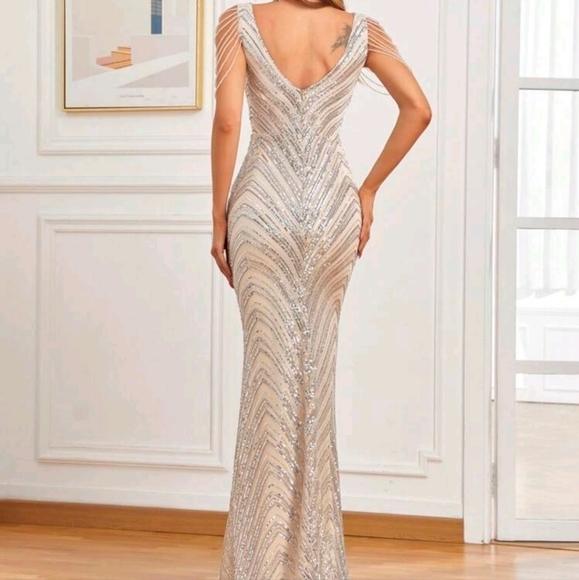 Silver, Backless, V Neck, Draped Rhinestone,  Contras Sequined Mermaid G… - Picture 11 of 16